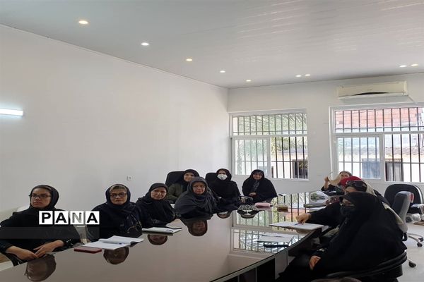 کلاس آموزشی گل و گیاه در شهرستان محمودآباد