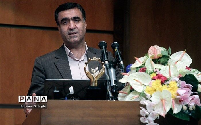 نقشه‌های پهنه‌بندی گرد و غبار در داخل و خارج تهیه شده‌ است