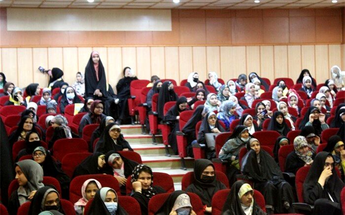 همایش «دختران کریمه» همزمان با دهه کرامت در قم برگزار شد