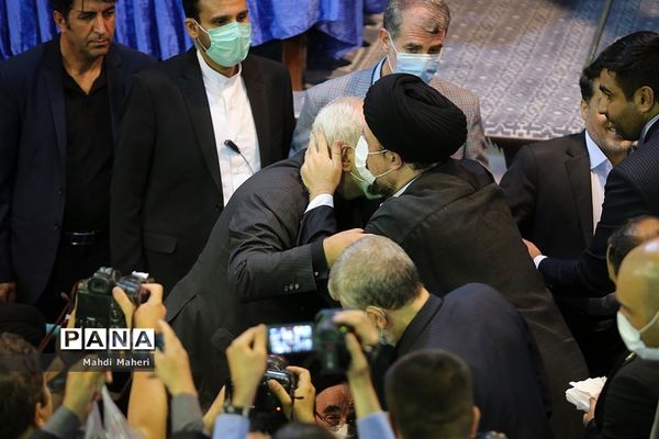 مراسم وداع با پیکر سید محمود دعایی در حسینیه جماران