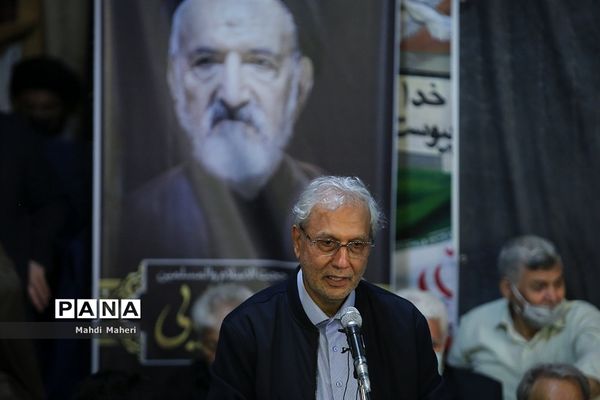 مراسم وداع با پیکر سید محمود دعایی در حسینیه جماران