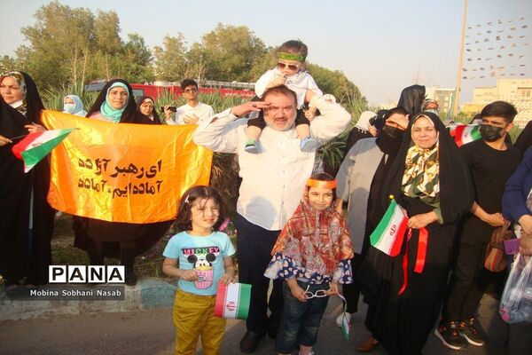 اجرای سرود سلام فرمانده در میدان رئیسعلی دلواری بوشهر-1