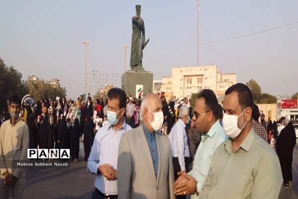 اجرای سرود سلام فرمانده در میدان رئیسعلی دلواری بوشهر-1