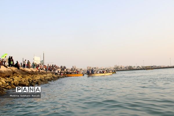 اجرای سرود سلام فرمانده در میدان رئیسعلی دلواری بوشهر-2