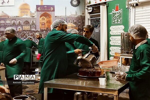 حریم مطهر رضوی در دهه کرامت