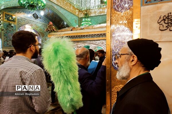 حریم مطهر رضوی در دهه کرامت