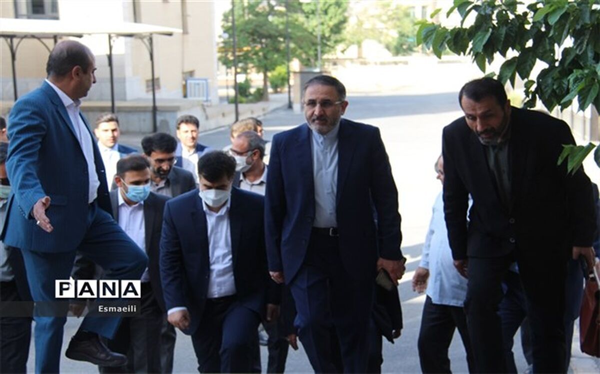 معاون حقوقی و امور مجلس وزارت آموزش و پرورش وارد استان چهارمحال و بختیاری شد