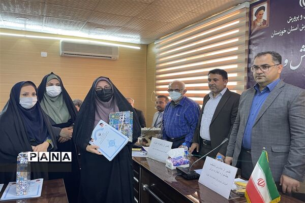 تقدیر از مدیران مدارس منتخب طرح جشنواره تجارب برتر و نوآوری