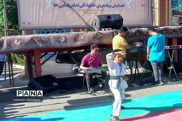 همایش پیاده‌روی امام رضایی‌ها در شهرکرد