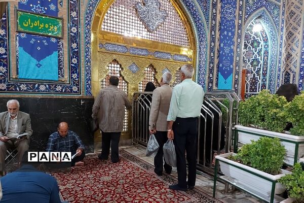 حال و هوای حرم مطهر رضوی در دهه کرامت