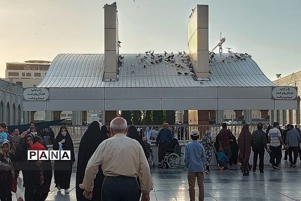 حال و هوای حرم مطهر رضوی در دهه کرامت