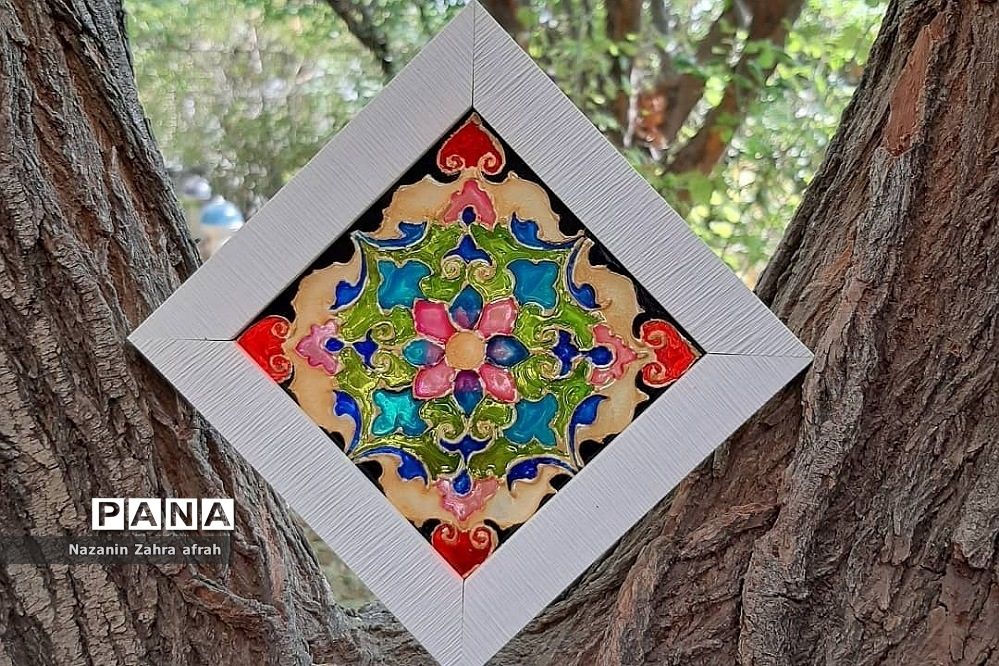 آثار هنری و تولیدی معلم درس هنر در رودهن