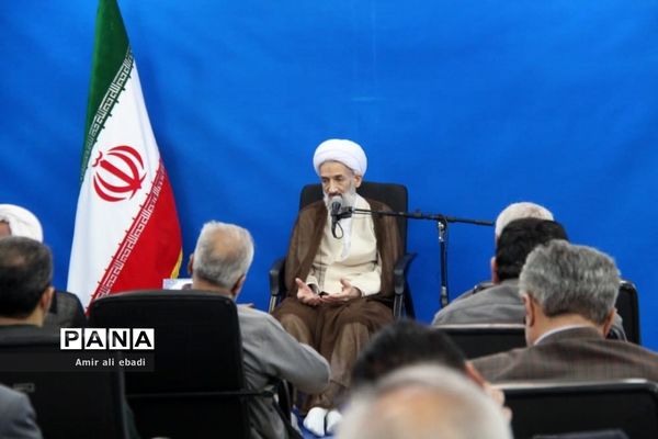 دیدار سرپرست و کارکنان جهاد کشاورزی با نماینده ولی فقیه