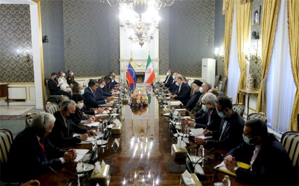 ایران و ونزوئلا سند جامع همکاری‌ ۲۰ ساله امضا کردند