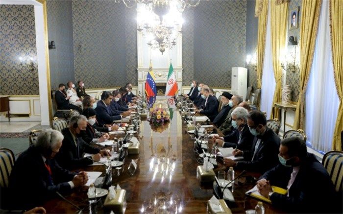 ایران و ونزوئلا سند جامع همکاری‌ ۲۰ ساله امضا کردند