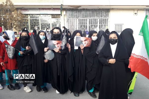 اجتماع بزرگ دانش‌‌آموزی فاطمیون در سورمق شهرستان آباده