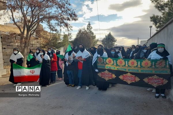 اجتماع بزرگ دانش‌‌آموزی فاطمیون در سورمق شهرستان آباده