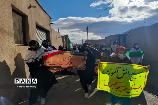 اجتماع بزرگ دانش‌‌آموزی فاطمیون در سورمق شهرستان آباده