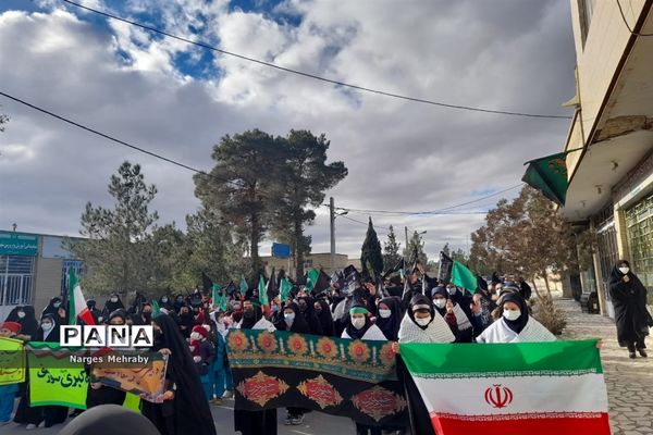 اجتماع بزرگ دانش‌‌آموزی فاطمیون در سورمق شهرستان آباده