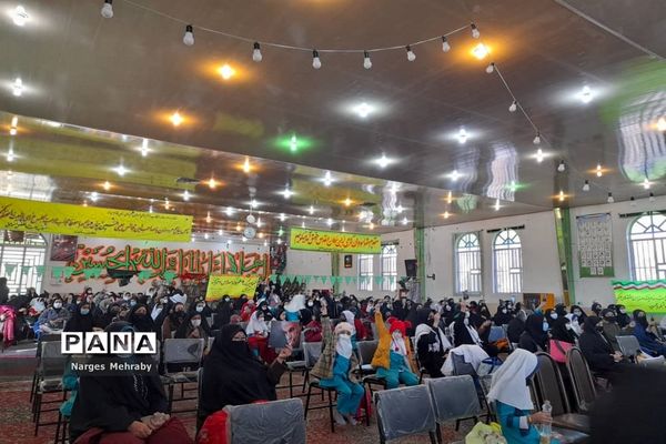 اجتماع بزرگ دانش‌‌آموزی فاطمیون در سورمق شهرستان آباده