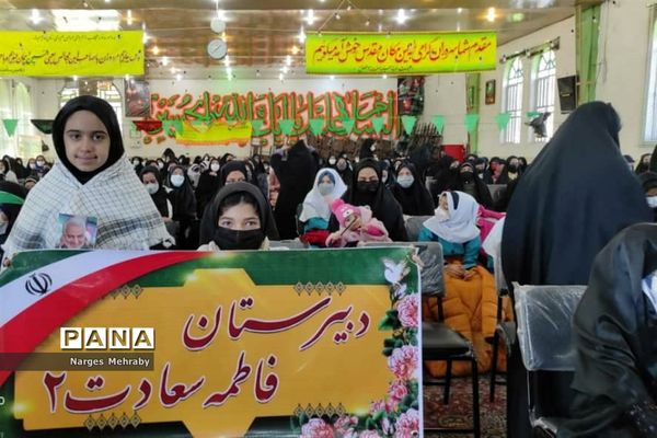 اجتماع بزرگ دانش‌‌آموزی فاطمیون در سورمق شهرستان آباده