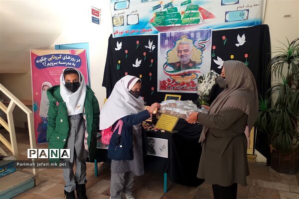 برگزاری ایستگاه نقاشی همگانی گرامیداشت سپهبد سردار حاج قاسم سلیمانی در شهرستان قرچک