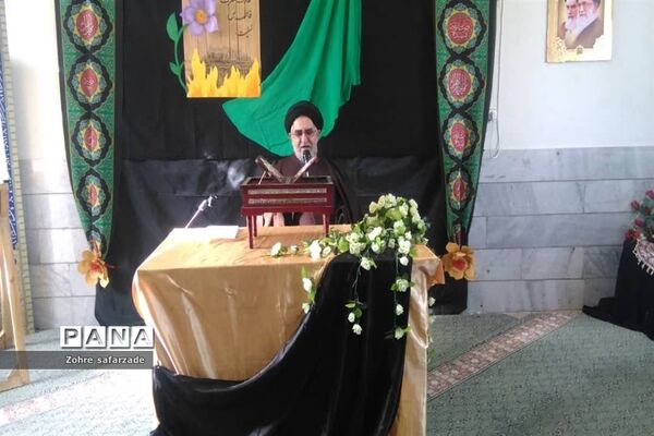 مراسم آیین گرامیداشت سالروز ورود رهبر معظم انقلاب در دبستان شاهد ابرکوه