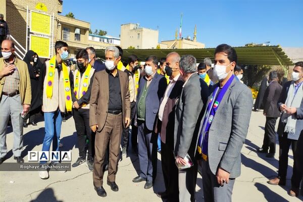 مراسم تشییع پیکر مطهر شهید گمنام در اداره آموزش و پرورش  ناحیه 4 شیراز