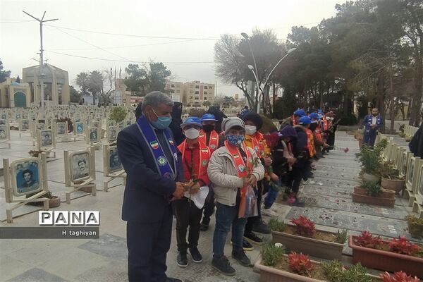 مراسم بزرگداشت دهه بصیرت در گلستان شهدای اصفهان