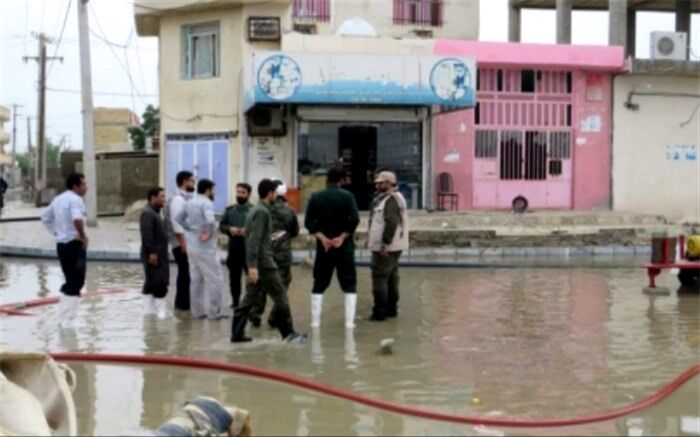امدادرسانی نیروی دریایی سپاه به هموطنان مناطق سیل‌زده چابهار و کنارک