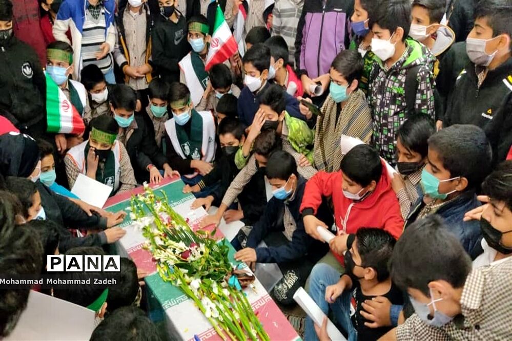 دومین روز از میهمانی شهدای گمنام در مدارس زاهدان