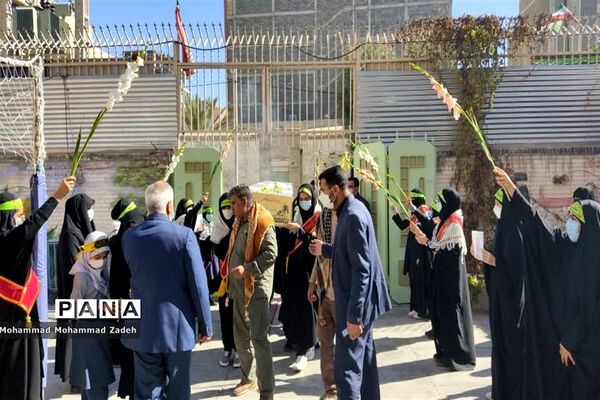 دومین روز از میهمانی شهدای گمنام در مدارس زاهدان