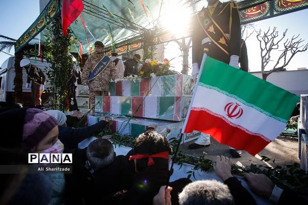 تشییع پیکرهای ۱۵۰ شهید دوران دفاع مقدس