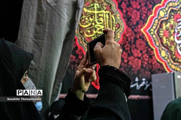 مراسم پخت و توزیع شله زرد به مناسبت سالگرد شهادت ام ابیها حضرت زهرا (س) در شیراز