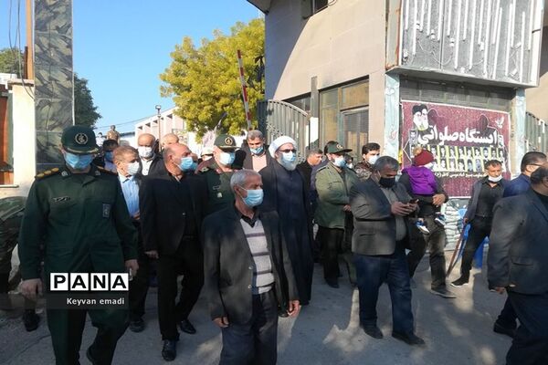 پیکر۴ شهید گمنام بر روی دستان مردم شهیدپرور بوشهر