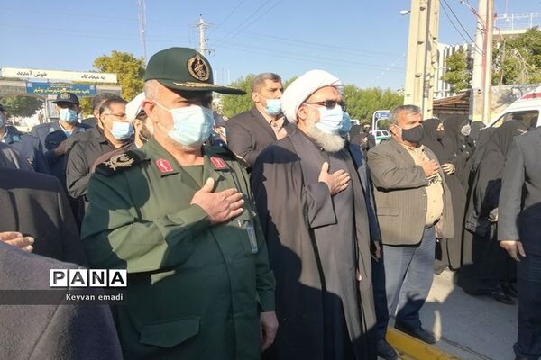پیکر۴ شهید گمنام بر روی دستان مردم شهیدپرور بوشهر