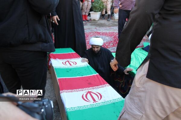 خاکسپاری دو شهید گمنام در مدرسه علمیه فاطمی