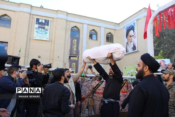 خاکسپاری دو شهید گمنام در مدرسه علمیه فاطمی