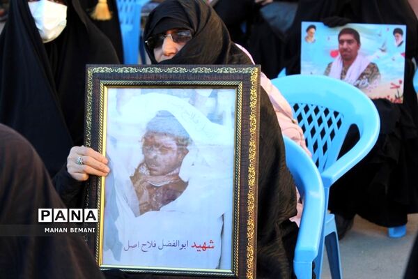 خاکسپاری دو شهید گمنام در مدرسه علمیه فاطمی