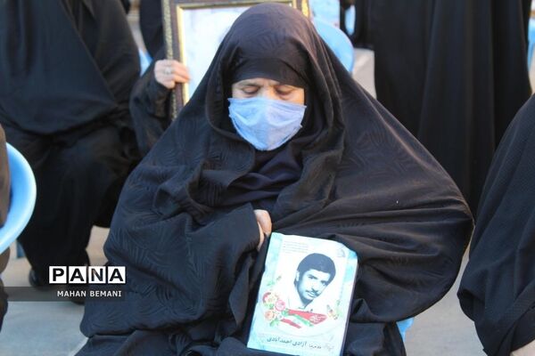 خاکسپاری دو شهید گمنام در مدرسه علمیه فاطمی