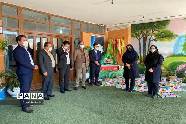 اهدای بسته‌های حمایتی به خانواده‌های کم توان مالی آموزشگاه