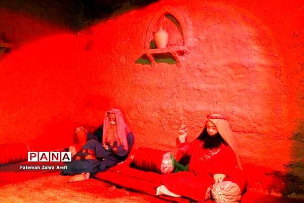 برپایی نمایشگاه  «یاس کبود« در زابل