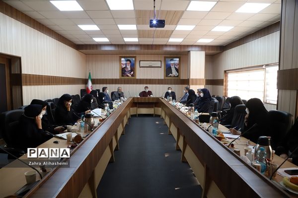 نشست ضمن خدمت تولید محتوای آموزشی دوره ابتدایی شهر تهران