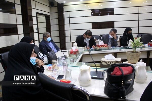 نشست کارشناسان مدارس و مراکز غیردولتی و شوراهای آموزش و پرورش استان بوشهر