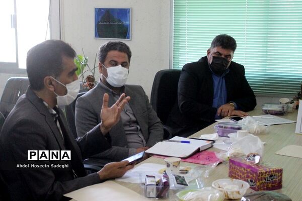 جلسه گروه مدیران هنرستان‌های فنی و حرفه‌ای و کار دانش استان بوشهر