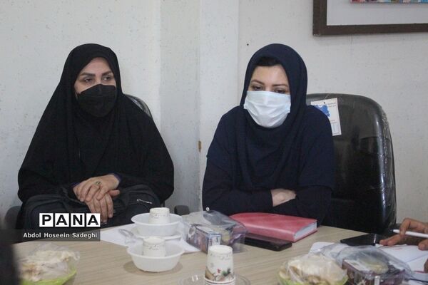 جلسه گروه مدیران هنرستان‌های فنی و حرفه‌ای و کار دانش استان بوشهر