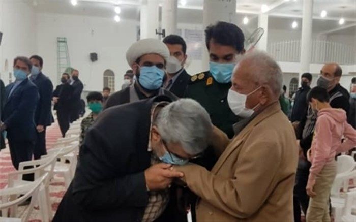 باید به خانواده‌های شهدا و ایثارگران بها بدهیم