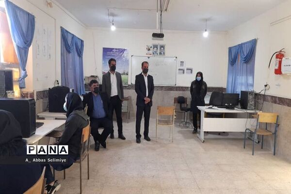 بازدید رئیس اداره فنی و حرفه‌ای و کاردانش آموزش و پرورش استان بوشهر از هنرستان‌های منطقه دلوار