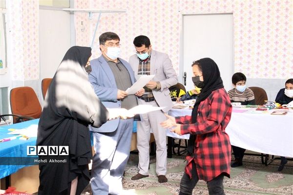 آیین تجلیل از برگزیدگان جشنواره کتاب من