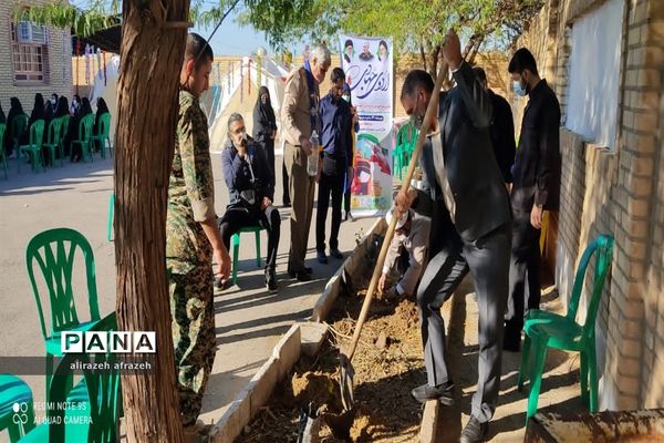 اردوی جهادی فرهنگیان و دانش‌آموزان درروستای قلعه مختار اندیمشک